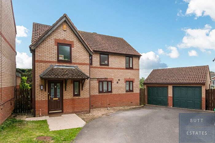 4 Bedroom Detached House For Sale In Cheriswood Avenue, Exmouth, EX8