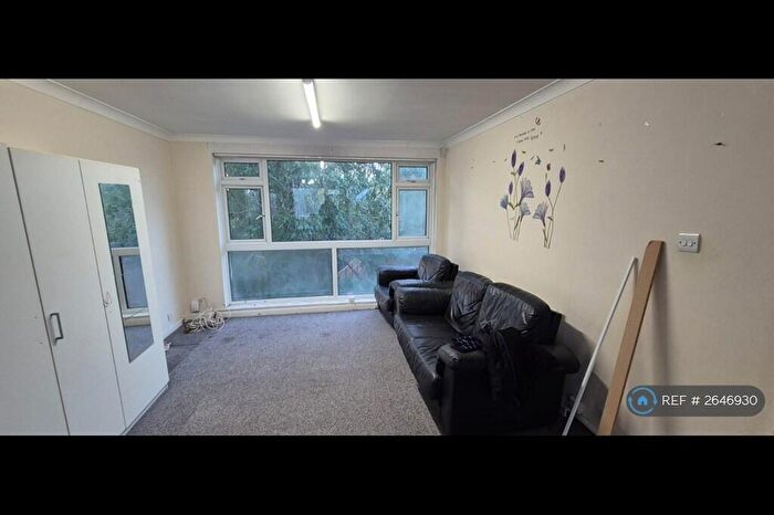 2 Bedroom Flat To Rent In Thomas A Beckett Close, Wembley, HA0