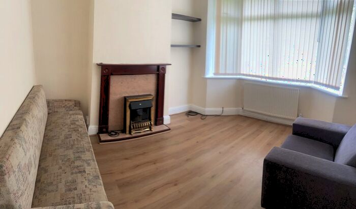 4 Bedroom Detached House To Rent In Birmingham New Road, Wolverhampton, WV4