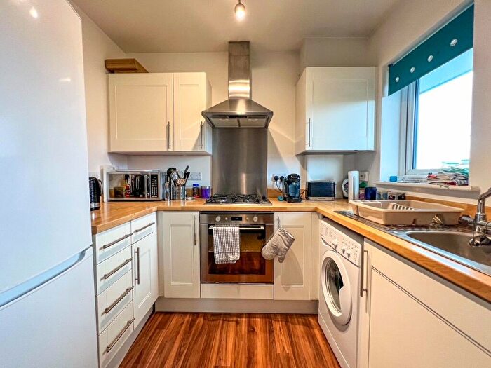 2 Bedroom Apartment To Rent In Guillemot Road, Portishead, Bristol, Somerset, BS20
