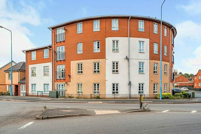 2 Bedroom Flat To Rent In Bell Street, Tipton, West Midlands, DY4