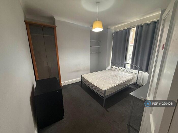 4 Bedroom Terraced House To Rent In Braemar Road, Manchester, M14