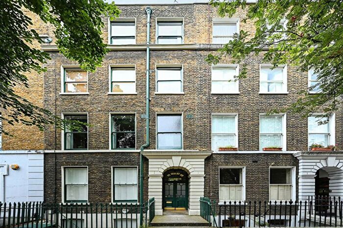 3 Bedroom Flat To Rent In Doughty Street, Bloomsbury, WC1N