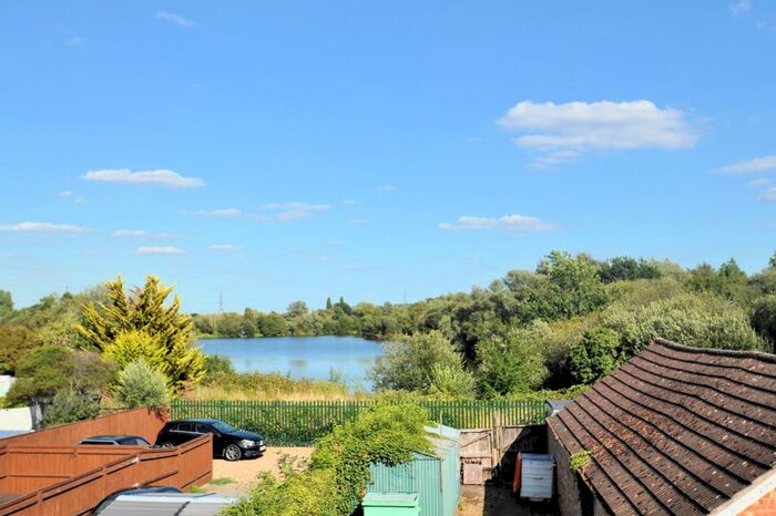 2 Bedroom Flat To Rent In High Street, Wraysbury, Staines, TW19