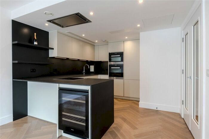 2 Bedroom Flat To Rent In London House, New Kings Road, SW6