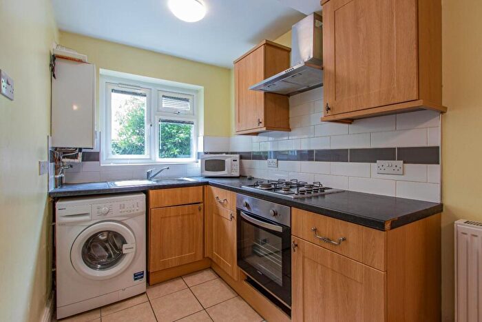 2 Bedroom Private Hall To Rent In Richmond Crescent, Roath, CF24