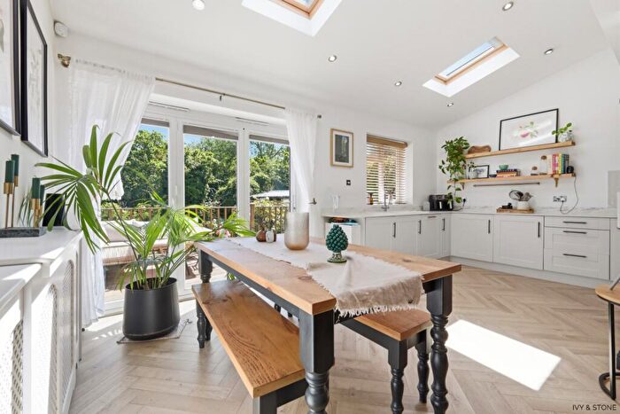 3 Bedroom Semi-Detached House For Sale In Charlton Lane, London, Greater London, SE7