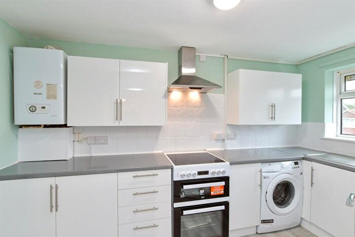 2 Bedroom Flat For Sale In Lockwood Crescent, Woodingdean, Brighton, East Sussex, BN2