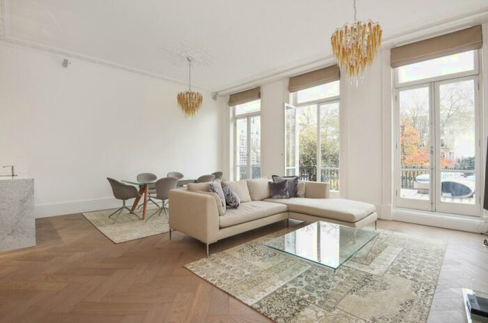 2 Bedroom Flat To Rent In Redcliffe Square Chelsea, SW10