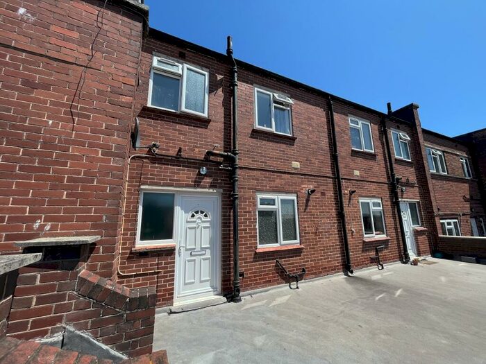 2 Bedroom Maisonette To Rent In South Street, Exeter, EX1