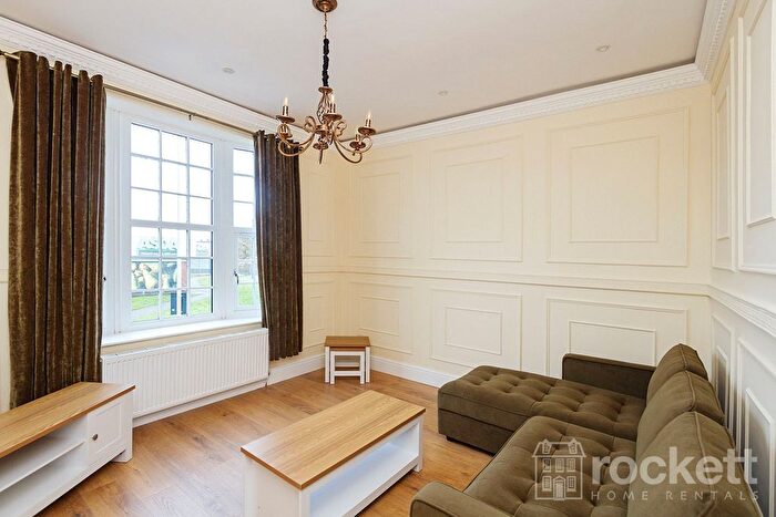 2 Bedroom Flat To Rent In High Street, Wolstanton, Newcastle Under Lyme, Staffordshire, ST5