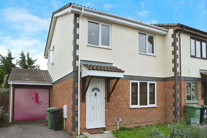 3 Bedroom Semi-Detached House For Sale In Railton Jones Close, Stoke Gifford, Bristol, BS34