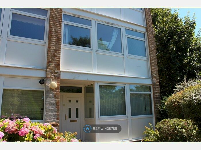 3 Bedroom Maisonette To Rent In Tarnwood Park, Eltham London, SE9