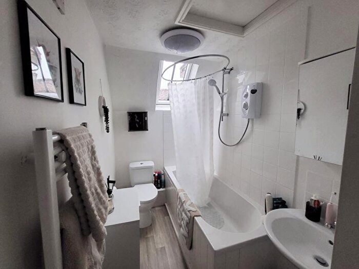1 Bedroom Flat To Rent In High Street, Holt, NR25