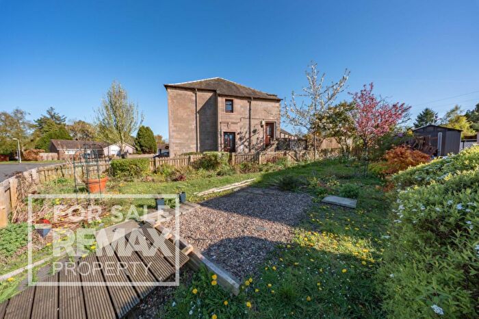 3 Bedroom Flat For Sale In Parkhead Crescent, West Calder, EH55