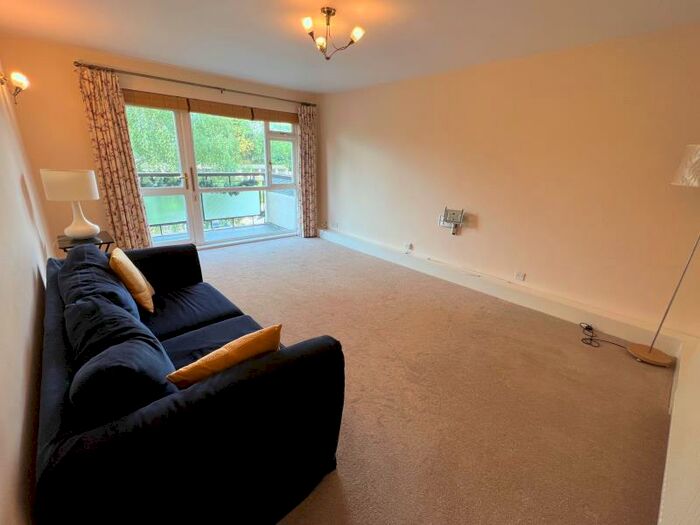 2 Bedroom Flat To Rent In Solar Court, Etchingham Park Road, Finchley, N3
