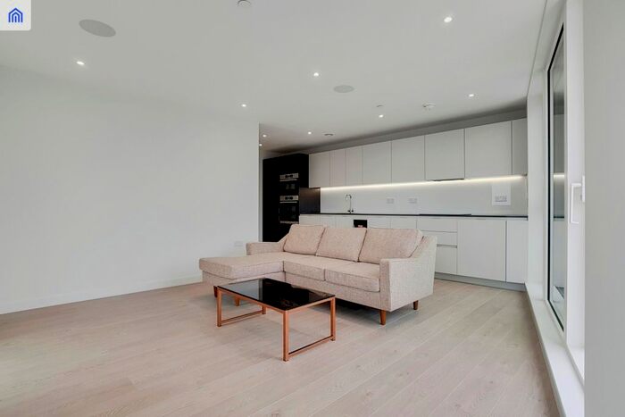 3 Bedroom Flat To Rent In Newnton Close, London, N4