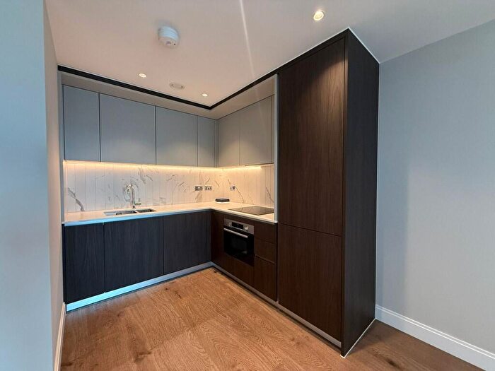 1 Bedroom Flat To Rent In Kennington Lane, London, SE11