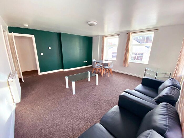 2 Bedroom Flat To Rent In Hallgate, Wigan, WN1