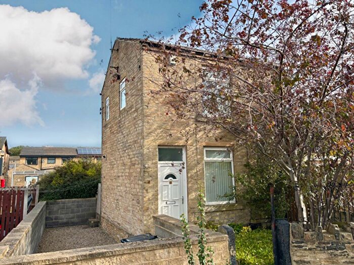 2 Bedroom Semi-Detached House For Sale In Greenside, Oakenshaw, Bradford, West Yorkshire, BD12