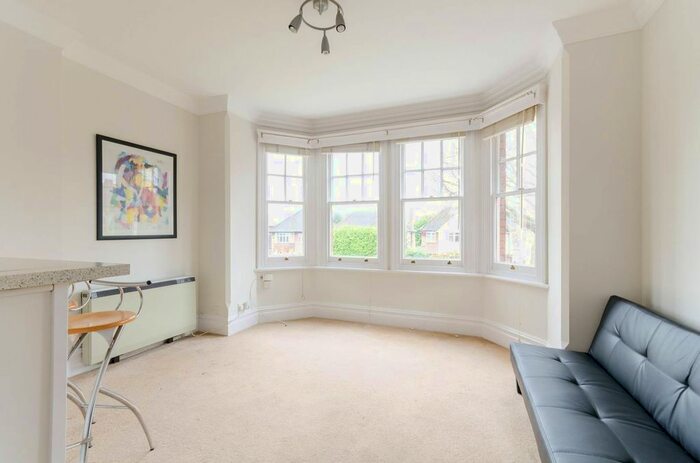 1 Bedroom Flat To Rent In Richmond Road, North Kingston, Kingston Upon Thames, KT2