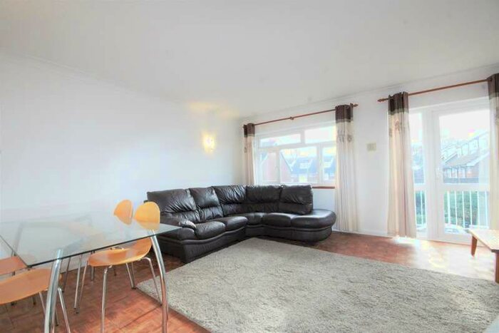 2 Bedroom Maisonette Flat To Rent In Elm Hatch, Westfield Park, Pinner, HA5