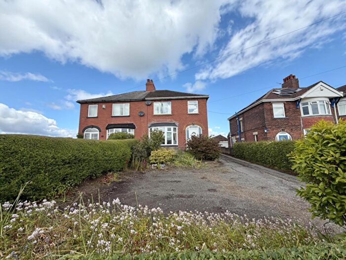 3 Bedroom Semi-Detached House For Sale In Leeds Road, Barwick In Elmet, LS15