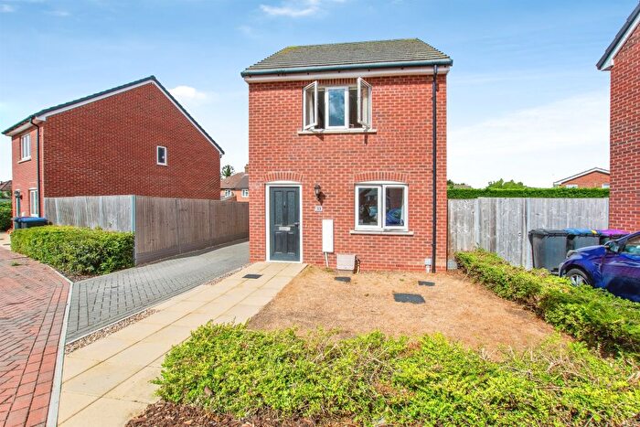 2 Bedroom Detached House For Sale In Thompson Close, Long Sutton, Spalding, PE12