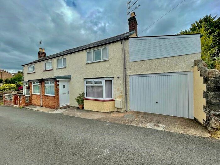 3 Bedroom Semi-Detached House For Sale In Packers Road, Cinderford, GL14