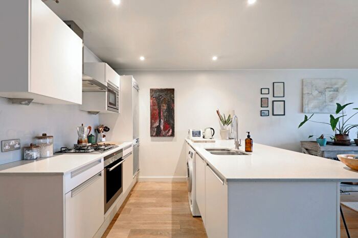 1 Bedroom Flat To Rent In Petersham Road, Richmond, TW10
