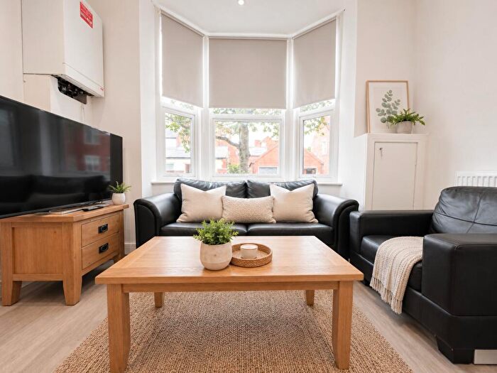 3 Bedroom Flat To Rent In Charnwood Grove, West Bridgford, Nottingham, NG2