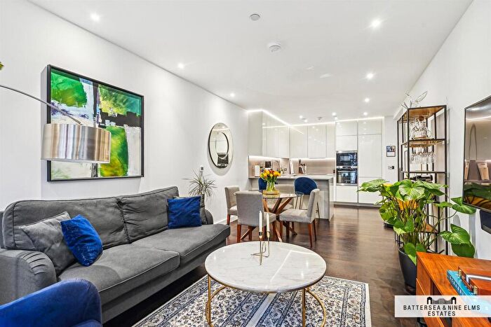 2 Bedroom Apartment For Sale In Charles Clowes Walk, London, SW11