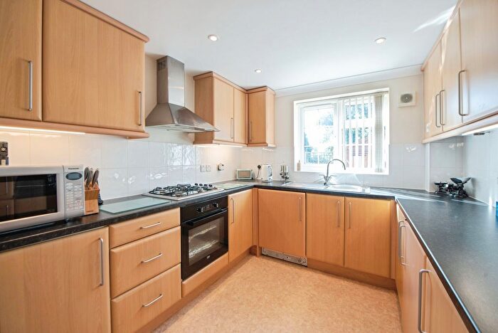 2 Bedroom Bungalow For Sale In Lonsdale Gardens, Providence Hill, Bursledon, Southampton, SO31