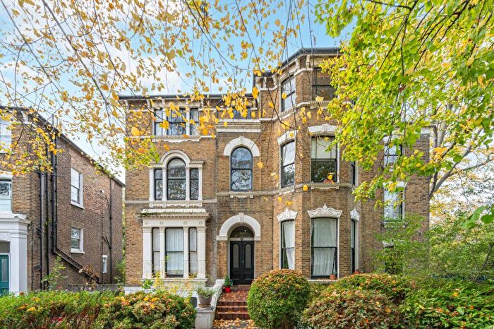 1 Bedroom Flat For Sale In Manor Park, Hither Green, London, SE13