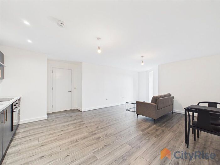 1 Bedroom Flat To Rent In Queens Court, Queens Drive, Liverpool, L14