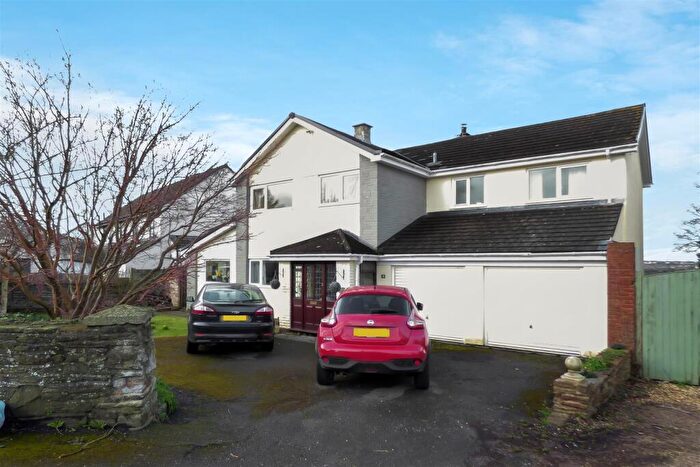 6 Bedroom Detached House For Sale In Dragon Road, Winterbourne, Bristol, BS36