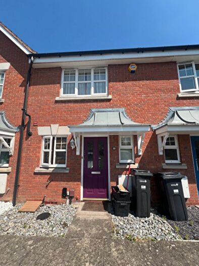 2 Bedroom Terraced House To Rent In Heathside Close, Ilford, IG2