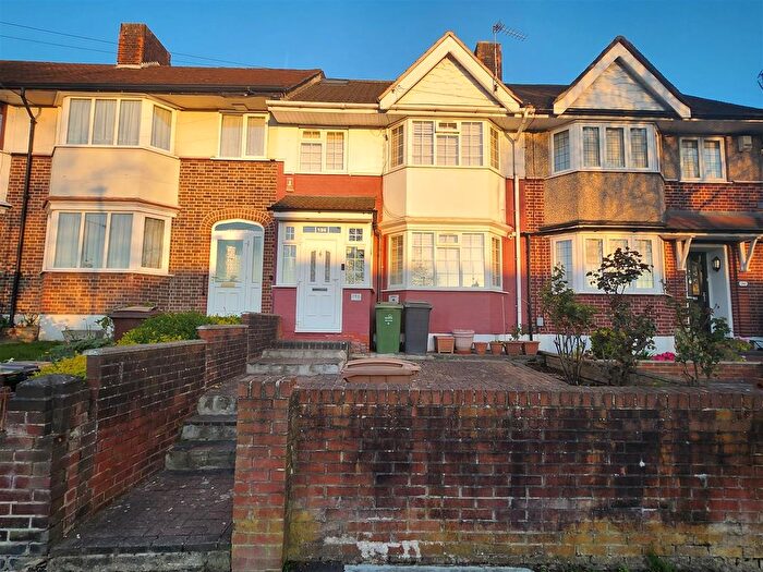 4 Bedroom Property To Rent In Waltham Way, Chingford, E4
