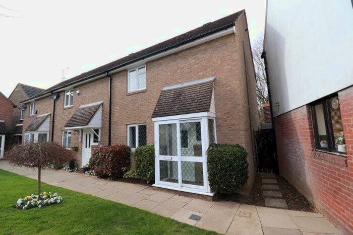 2 Bedroom Property To Rent In Littlebury Court, Brentwood, CM15