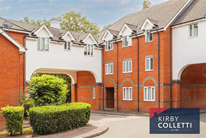 2 Bedroom Flat To Rent In Upper Marsh Lane, Hoddesdon, EN11