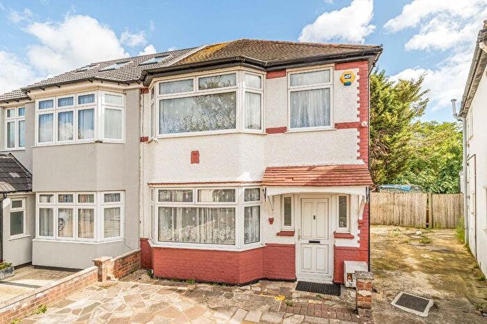 3 Bedroom Semi-detached House For Sale In Worton Gardens, Isleworth, TW7