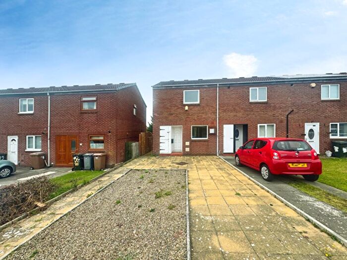 2 Bedroom End Of Terrace House For Sale In Camerton Place, Wallsend, NE28
