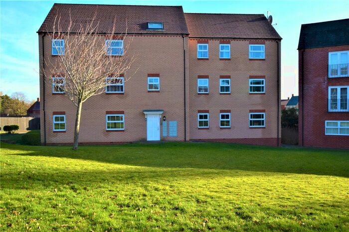 2 Bedroom Flat To Rent In Walkers Way, Roade, Northampton, NN7