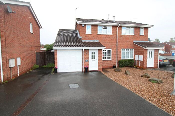 2 Bedroom Semi-Detached House To Rent In Glamis Close, Burton Upon Trent, Stretton, DE13
