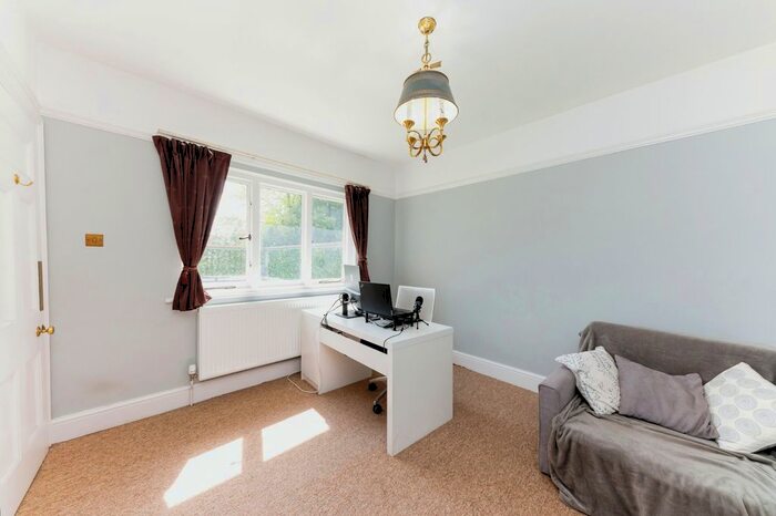 5 Bedroom Detached House For Sale In Park Drive, Grimsby, Lincolnshire, DN32