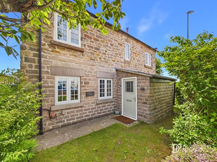4 Bedroom Cottage For Sale In Main Road, Leabrooks, Alfreton, DE55