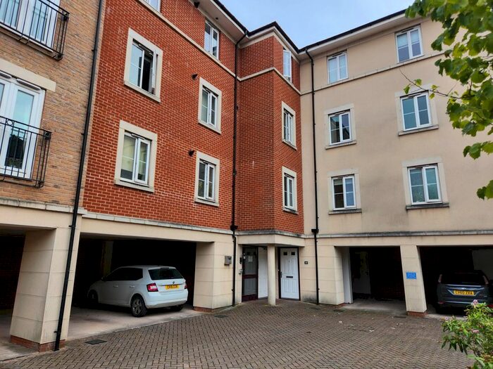 2 Bedroom Flat To Rent In Ffordd James Mcghan, Cardiff, CF11