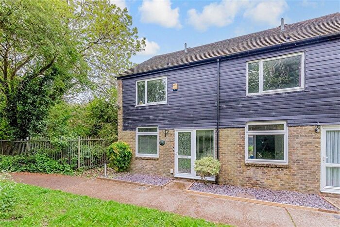 3 Bedroom End Of Terrace House For Sale In Bazes Shaw, New Ash Green, Longfield, Kent, DA3