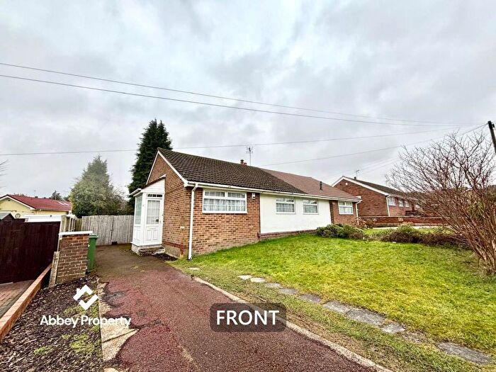 2 Bedroom Semi-Detached Bungalow To Rent In Ripley Road, Luton, LU4