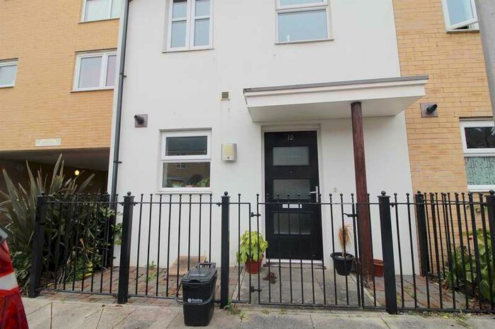 2 Bedroom Terraced House To Rent In Havergate Way, Reading, RG2